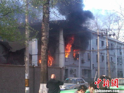 北京东城区居民楼发生爆炸坍塌（组图）