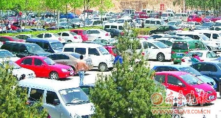 度假成“堵”假:自驾游凶猛 假期如何破堵局