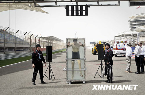 极度窒息:两大世界奇人5月14日决战张家界宝峰湖