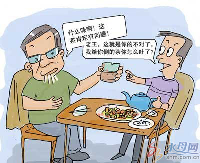 记者揭秘餐馆免费茶水:一壶茶成本不到一分钱