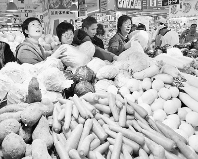 中国食品质量安全问题屡发生 引起公众密集关注