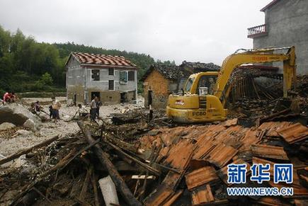 直击湖南岳阳山洪泥石流灾区