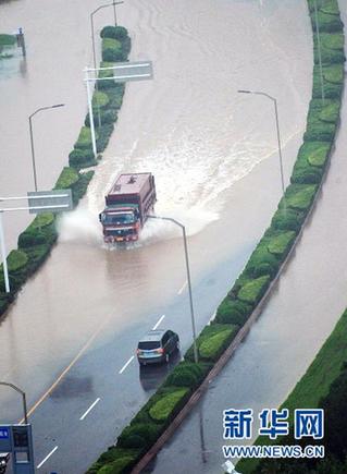 扬州暴雨 