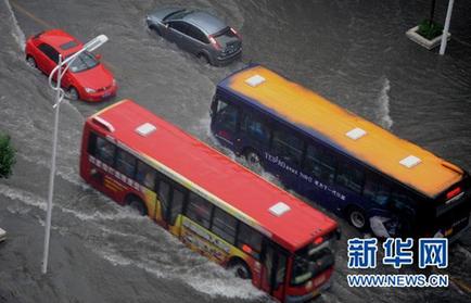 扬州暴雨 
