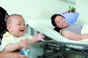 杭州女子接坠楼女童续:今日将被授见义勇为奖