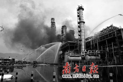 大亚湾中海油炼油厂13小时后扑灭 核电站未受影响