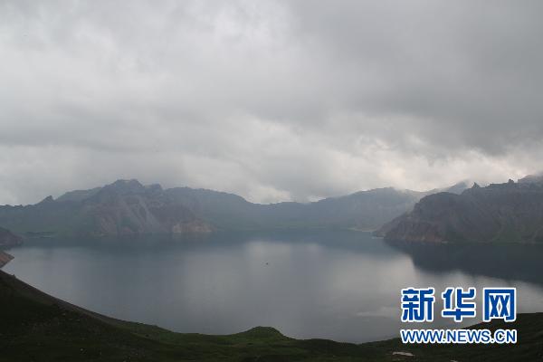 长春一大学生拍到疑似长白山天池“怪兽”照片