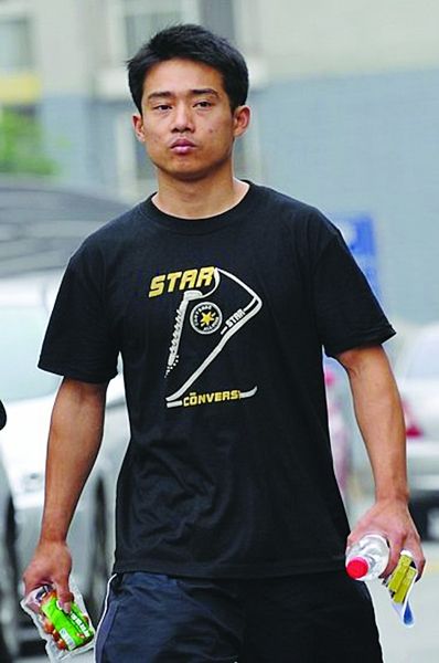 主持唱歌驾驶都要学习 张尚武28日将到南京上班<BR>