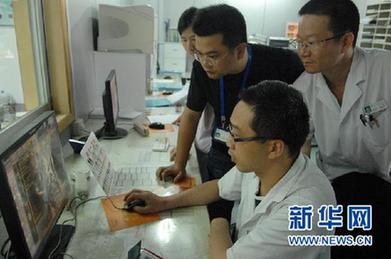 千方百计救治甬温线事故伤者:1人1专家 1人1方案