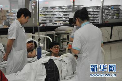 千方百计救治甬温线事故伤者:1人1专家 1人1方案