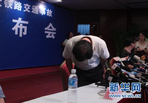 千方百计救治甬温线事故伤者:1人1专家 1人1方案