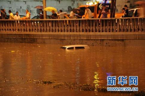 北京再次迎来强降雨 部分城区严重积水(组图)