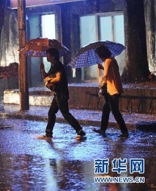 北京再次迎来强降雨 部分城区严重积水(组图)