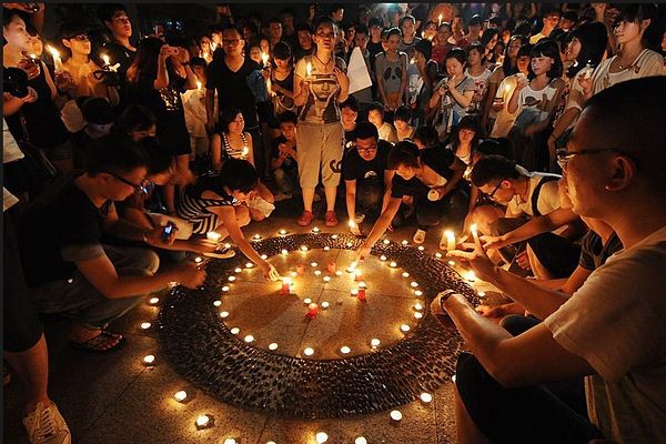 温州动车追尾事故遇难人员名单公布 赔偿标准确定