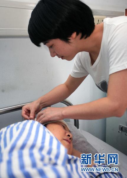 中国千方百计救治甬温线事故伤者:1人1专家 1人1方案