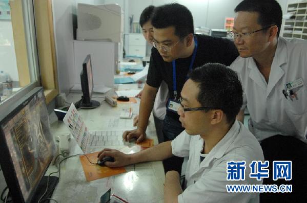 中国千方百计救治甬温线事故伤者:1人1专家 1人1方案