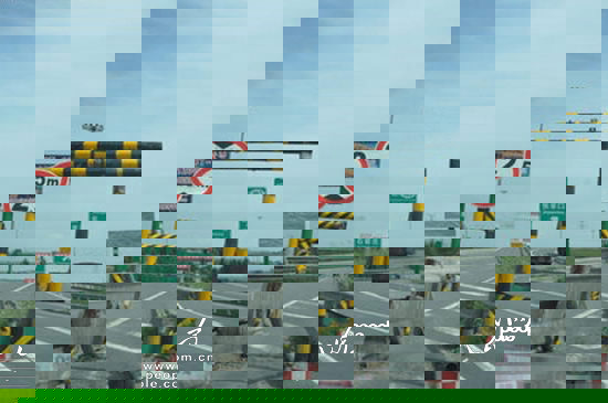 记者体验京藏高速:堵车现象基本消失 命名仍未规范