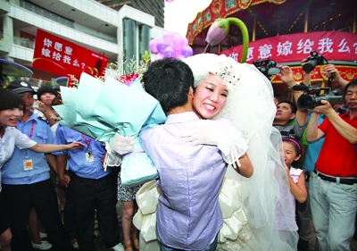 “七夕”30年间变化大 60后老情书PK90后新情书