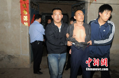 河北警方发布深州越狱犯被捕照 网上流传为假