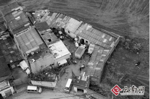 记者暗访杀狗黑作坊:满处血污恍如地狱(组图)
