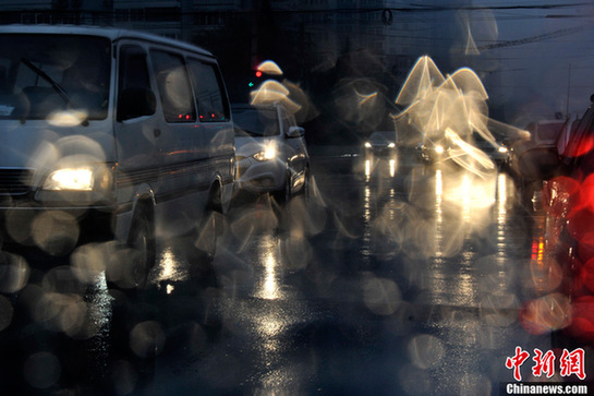 北京今晨迎来降雨 部分路段出现拥堵