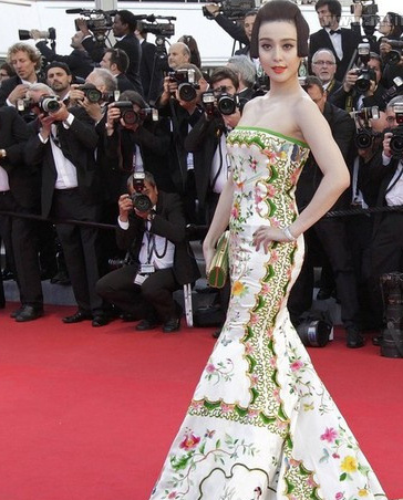 揭秘范冰冰陶瓷装裙底自四大美人典故耗时一年