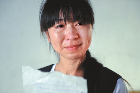 毕业生打开十年前写有梦想纸条 实现者甚少
