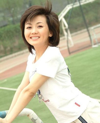 细数那些高考状元出身的新闻主播们