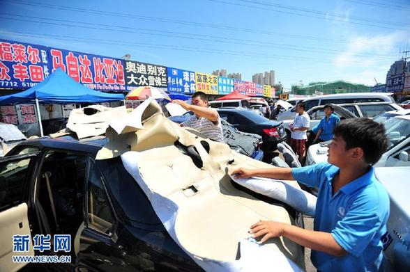 暴雨过后北京汽修厂爆满