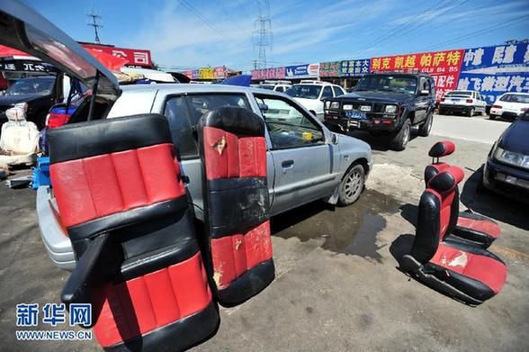 暴雨过后北京汽修厂爆满