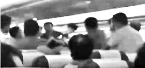 国际航班又现中国乘客互殴 航空公司称控制局势