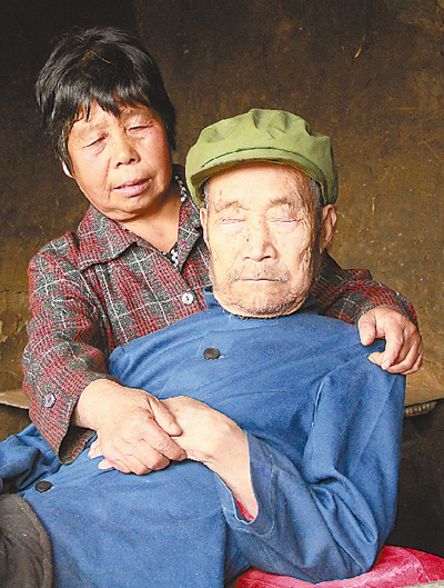 64岁韩凤英：十年坚守承诺不畏寒暑照顾残疾老人