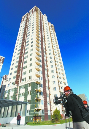 中外记者探访北京公租房：没想到套内38平米的房这么大