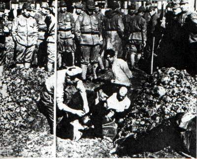 烛光纪念南京大屠杀75周年 老照片记录日本兽性