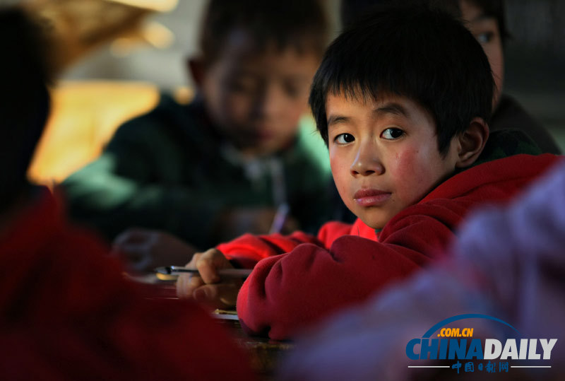 别样感动：走进大山中的农村小学