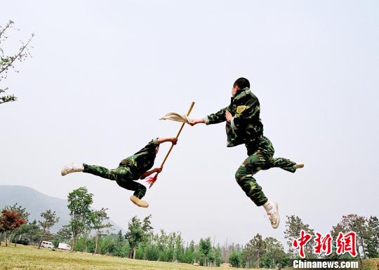 30名少林高手入伍海军陆战队 包括世界冠军[图]