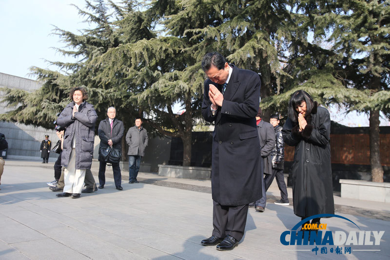 日前首相鸠山由纪夫参观南京大屠杀纪念馆