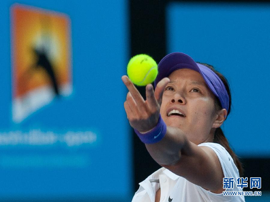 李娜2-0横扫对手晋级澳网八强 心情大好笑对记者