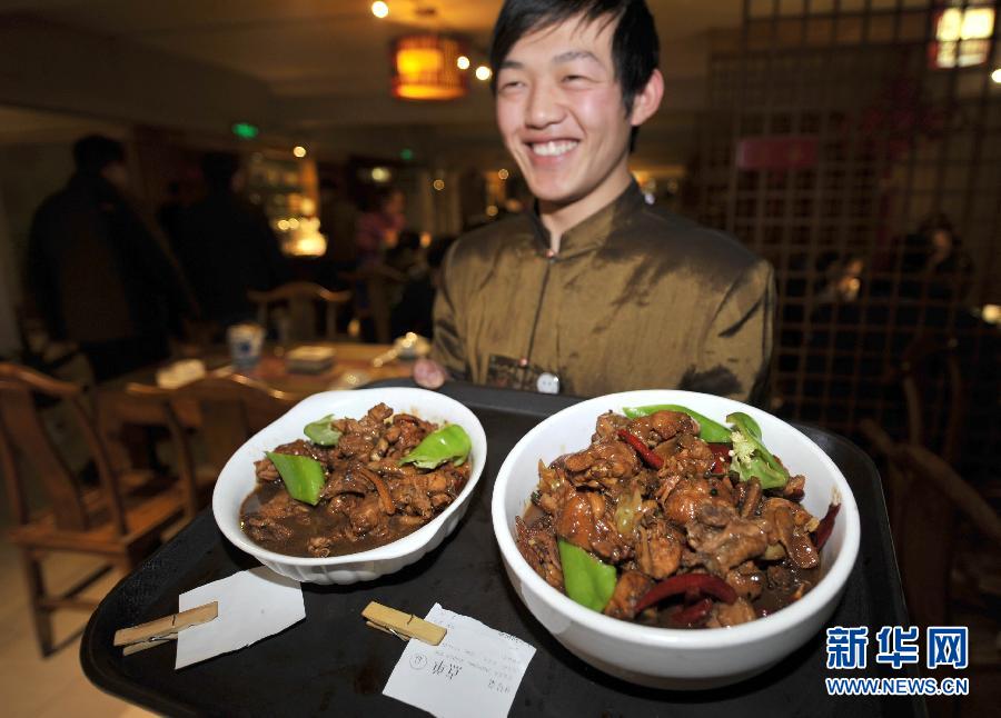 拒绝舌尖上的浪费　各地多家饭店推出“半份菜”服务