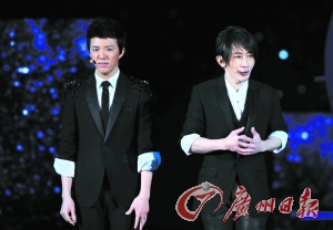 刘谦经纪人发声明：李云迪方面提议“提力宏”