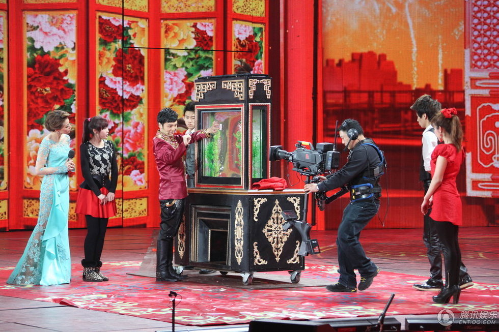 央视元宵晚会:郭德纲相声被指不好笑