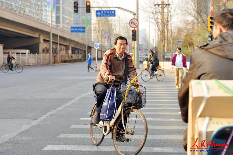 五花八门的中国式过马路（组图）