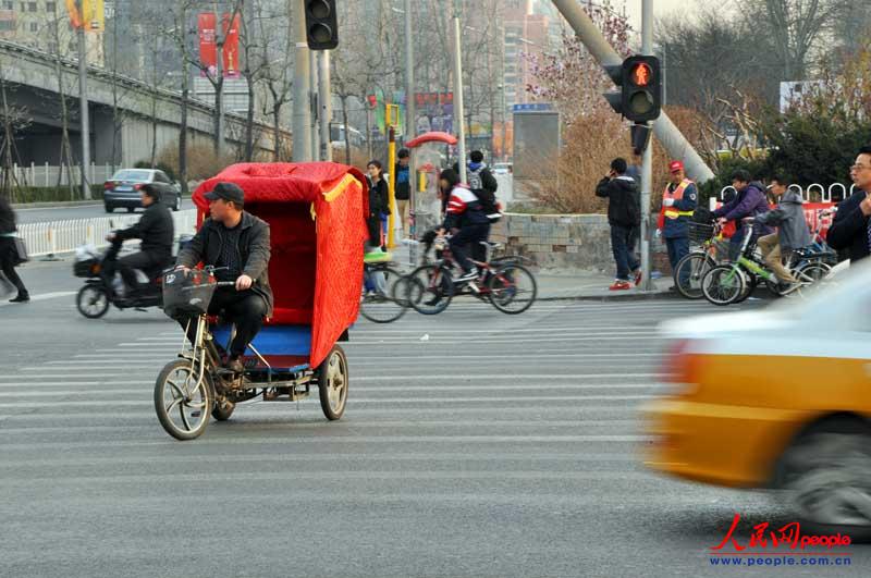 五花八门的中国式过马路（组图）