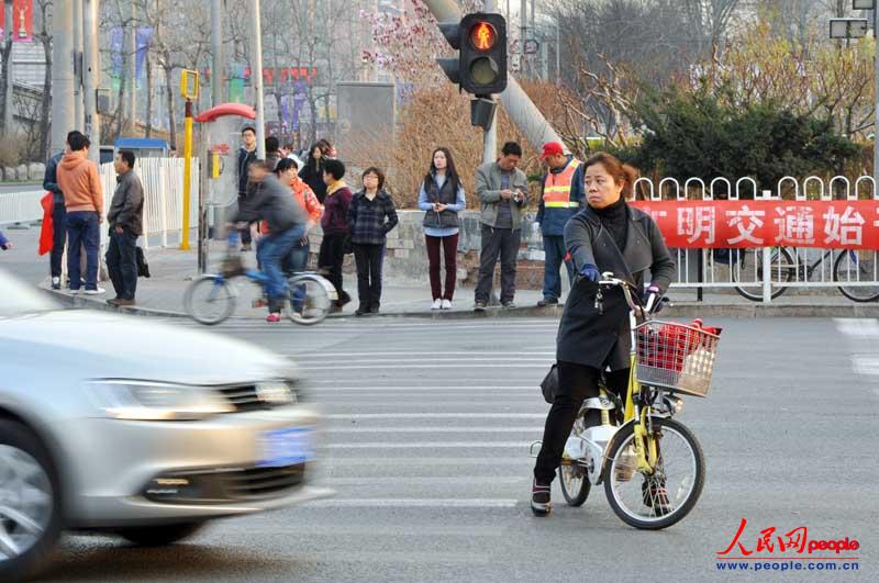 五花八门的中国式过马路（组图）