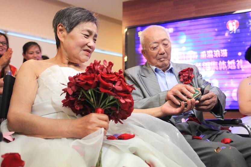 天津中老年婚纱照_天津摩天轮之眼婚纱照(2)