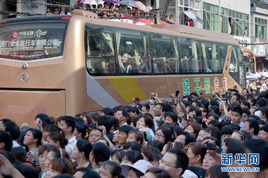 高考,我们来了!全国各地考生迎高考