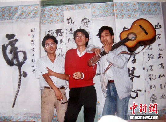 毕业群像：50后深情“送战友” 90后别样致青春
