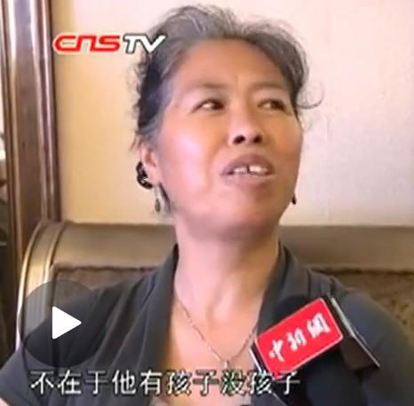 妙龄美女排队参加富豪北京相亲海选现场