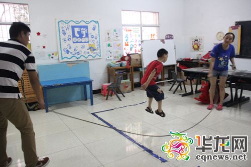 大学生为智障儿童开梦想课堂 5年义务服务超万小时