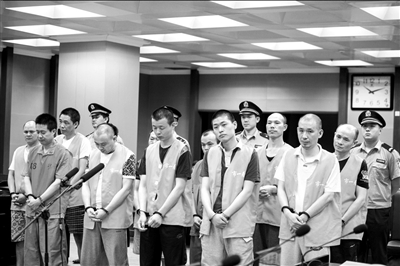 站街女挑逗讥讽农民工引发群殴
